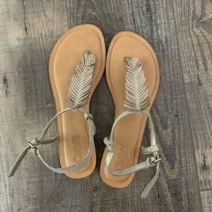 Women’s sandals